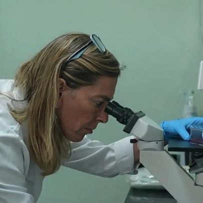 Pesquisadora que descobriu a polilaminina chama de proteína de Deus