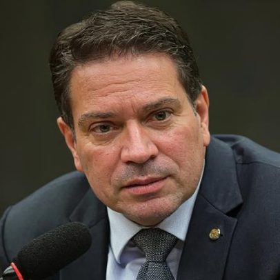 Moraes abre prazo para alegações finais em processo contra Ramagem por danos