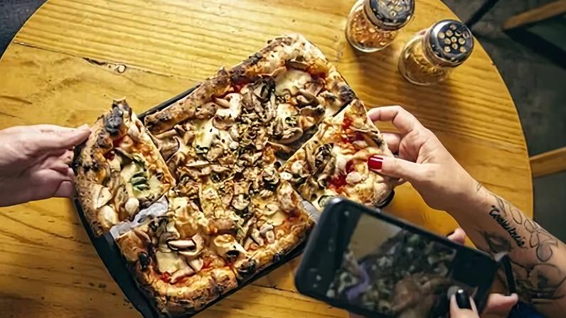 Aprenda a fazer a pizza de funghi assinada pela Da Mooca Pizza Shop