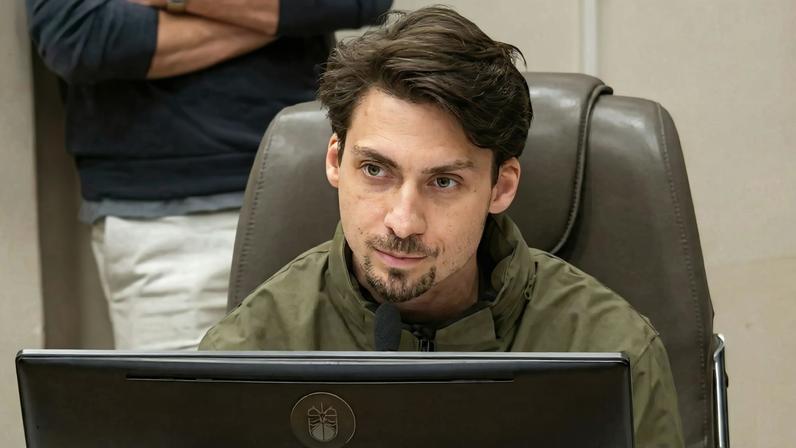 O vereador Renan Bolsonaro (PL-SC), de Balneário Camboriú, visitou seu pai Jair Bolsonaro na prisão.