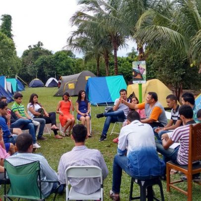 Igrejas promovem retiros espirituais para quem busca ficar longe do carnaval