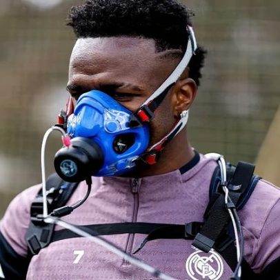 Novo preparador físico do Real Madrid retoma treino com máscara
