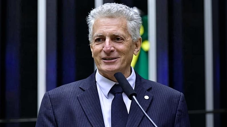 Corrêa divulgou falsa imagem de Jair Bolsonaro com banqueiro Daniel Vorcaro