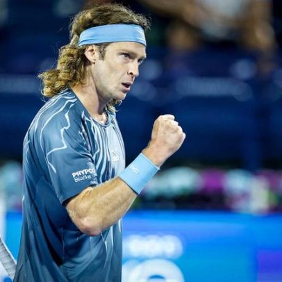 Rublev vence duelo de campeões em Dubai; Draper cai nas oitavas