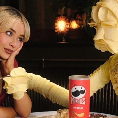Sabrina Carpenter explica como criou namorado feito de Pringles