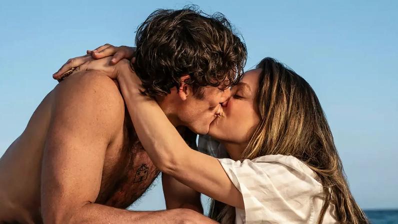 Sam Claflin e Kaley Cuoco em Vanished