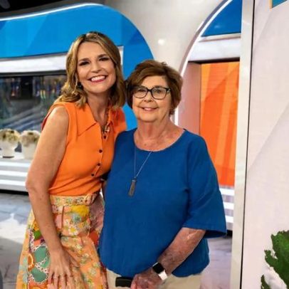 Luminária na porta dos fundos de Nancy Guthrie removida; buscam pistas