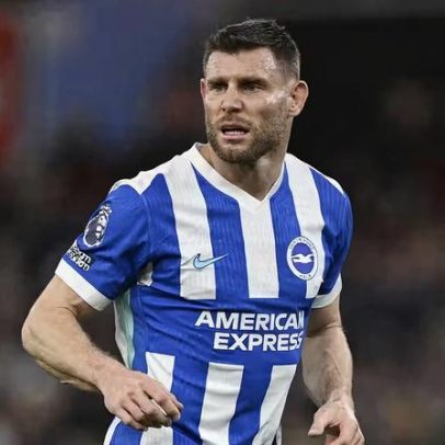 Ex-Liverpool iguala recorde de partidas na Premier League