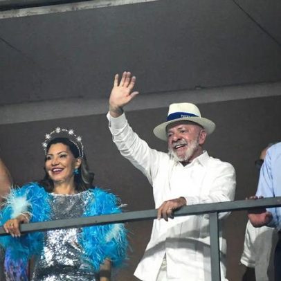 Michelle Bolsonaro critica desfile de escola de samba como zombaria e humilhação