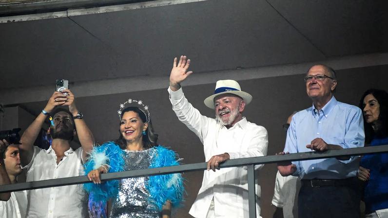 Michelle Bolsonaro critica desfile de Escola de Samba: "Zombaria e humilhação"