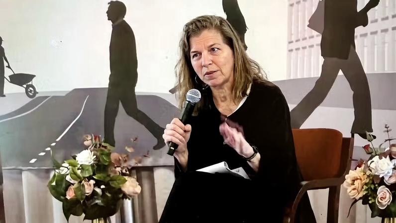 Allison Pugh, professora de sociologia da Universidade Johns Hopkins: empresas de IA visam ao lucro e farão de tudo para que sua tecnologia ocupe todos os espaços possíveis de ensino, mentoria e companhia — Foto: Reprodução