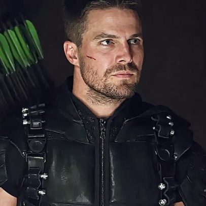 Baywatch: SOS Malibu escala Stephen Amell para o reboot
