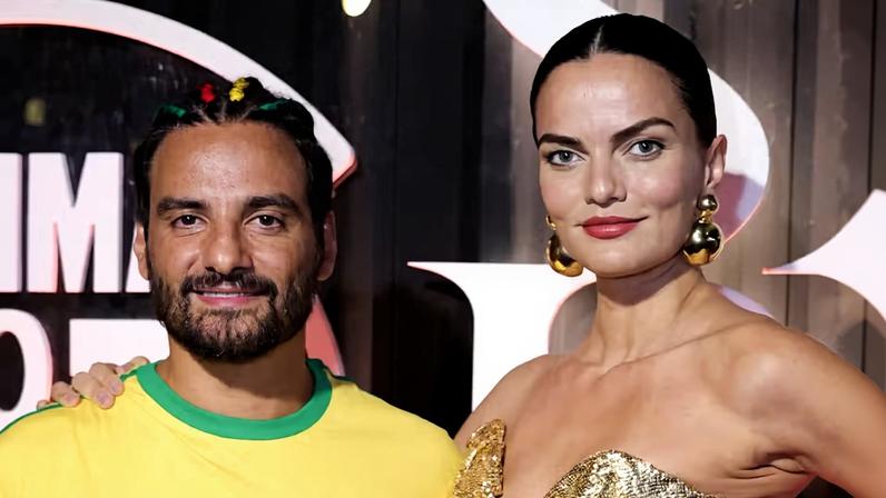 Ex de Bela Gil, JP Demasi chega acompanhado de Barbara Fialho em camarote na Sapucaí — Foto: Lucas Ramos / Brazil News