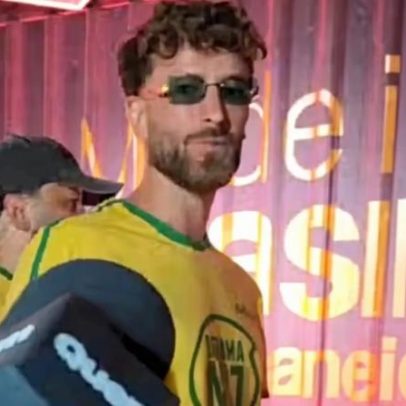 Léo Pereira, do Flamengo, curte Sapucaí e foge de perguntas sobre vida pessoal