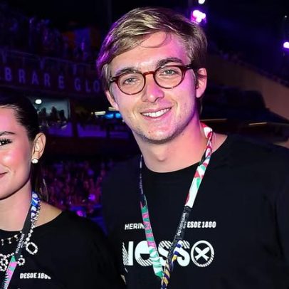 Filho mais velho de Luciano Huck curte Desfile das Campeãs com namorada