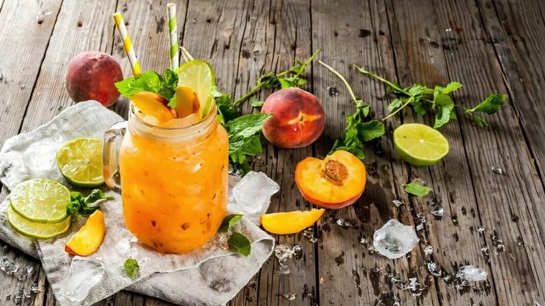 7 sucos detox para aliviar a ressaca de Carnaval