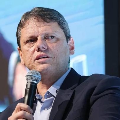Tarcísio defende monitor de escola cívico-militar diante de críticas