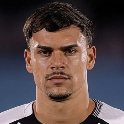 Zagueiro retorna aos treinamentos do Corinthians após negociação frustrada