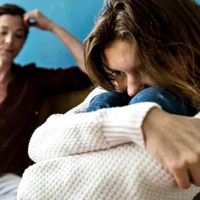 72% dos adolescentes conversam com alguém após problemas online, aponta estudo
