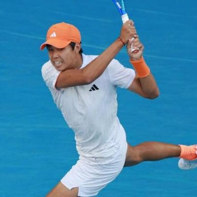 Tien vira sobre Tiafoe e avança à semifinal contra Paul