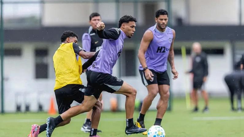 Atlético em treinamento na Cidade do Galo (Foto: Pedro Souza / Atlético)