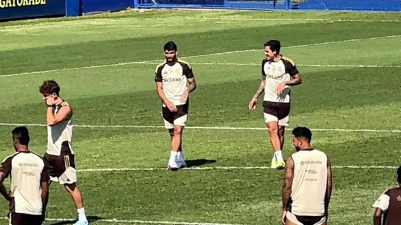 Paquetá e Pedro no último treino do Flamengo antes da Recopa (Foto: Lucas Bayer/Lance!)
