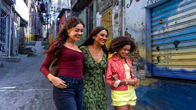 Gerluce (Sophie Charlote), Lígia (Dira Paes) e Joélly (Alana Cabral) — Foto: Globo/ Estevam Avellar