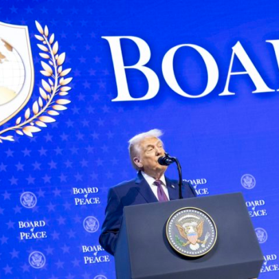 Trump decidirá sobre Irã em 10 dias e cria Conselho da Paz com mais de 20 países