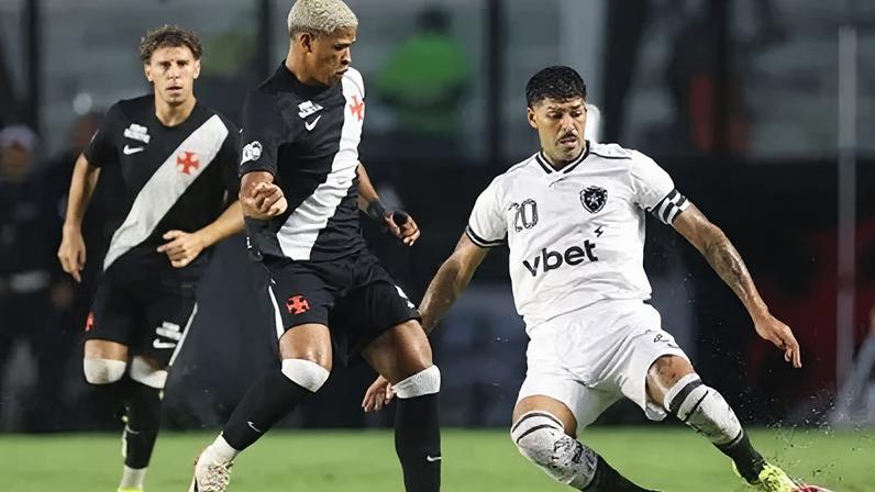 Vasco levou a melhor e venceu o Botafogo neste domingo (8)