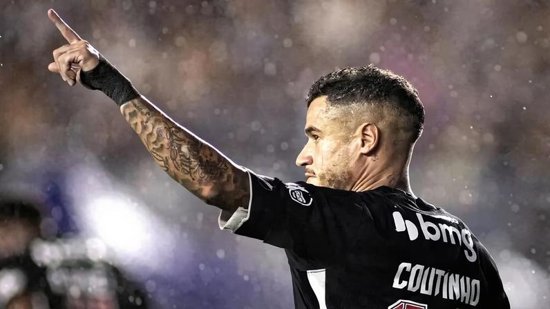 Coutinho na partida entre Vasco e Botafogo pelo Carioca de 2026 (Foto: Matheus Lima/Vasco)