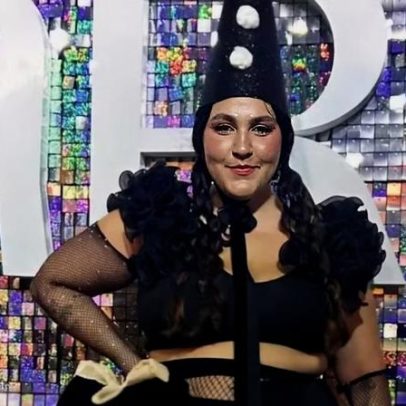 Vica Brenner, filha de Gerson Brenner, usa fantasia de Pierrot no Carnaval