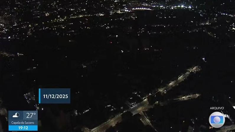 Cidade de São Paulo durante apagão da Enel em dezembro de 2025 — Foto: Reprodução/TV Globo
