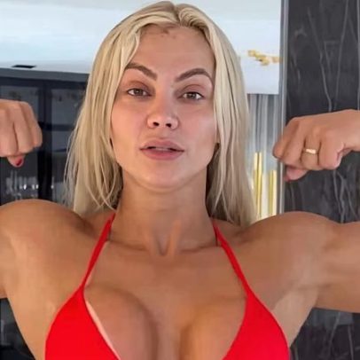 Rainha da Estácio de Sá exibe bíceps após um ano sem treinar braço