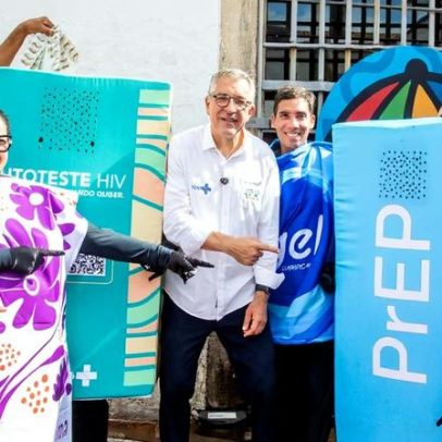 Ministro da Saúde promove preservativos em carnavais de Recife, Salvador e Rio