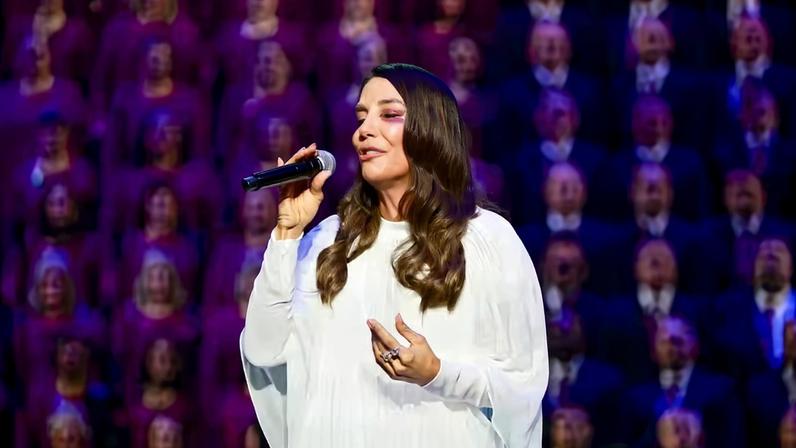 Ivete Sangalo faz primeiro show após acidente doméstico — Foto: Léo Franco / AgNews