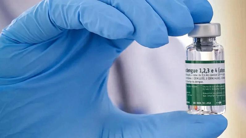 O imunizante contra a dengue será aplicado em profissionais de saúde – foto: Walterson Rosa/Ministério da Saúde