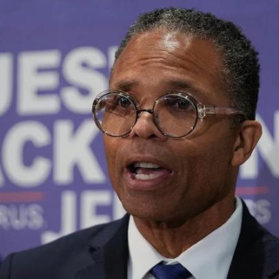 Jesse Jackson Jr. busca voltar à Câmara após condenação
