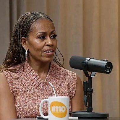 Michelle Obama faz 10 novos piercings na orelha em uma única sessão