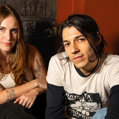 Youbet pretende ensinar o mundo inteiro a tocar rock
