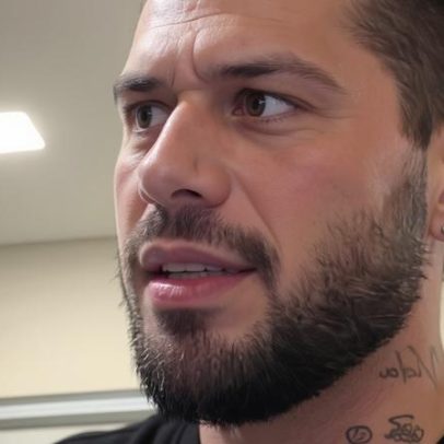 Zé Felipe se machuca ao mudar visual; diz que parece 5 anos mais jovem