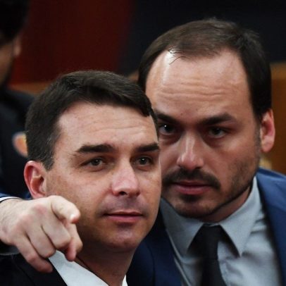 PT aciona TSE contra Flávio e Carlos Bolsonaro por fake news e campanha