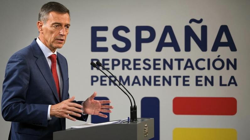 O governo Pedro Sanchez quer regularizar a situação de quase 500 mil migrantes na Espanha. Foto: NICOLAS TUCAT / AFP
