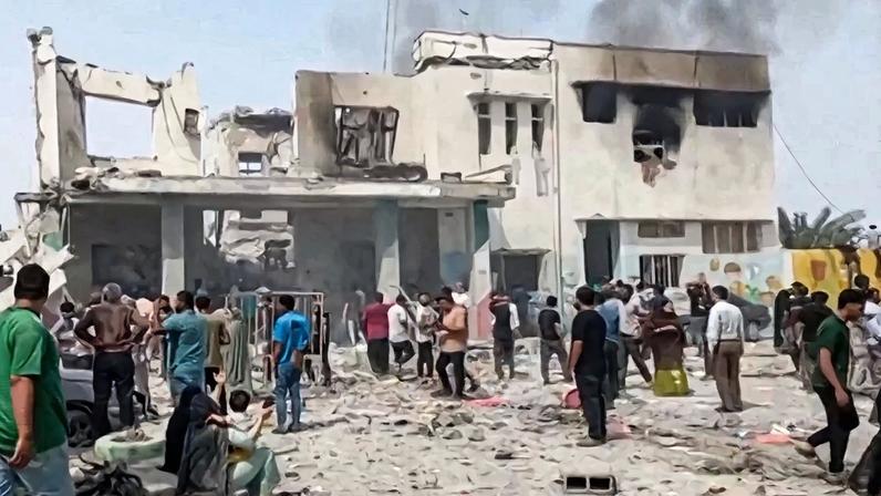 Governo iraniano divulga imagens de escola que foi alvo de ataques – foto: Alex Mita/IRIB TV/AFP