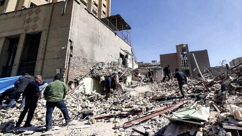 Teerã está sob ataque desde o sábado 28 – Imagem: Atta Kenare/AFP