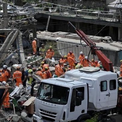 Bombeiros encerram buscas após desabamento em casa de repouso de BH deixa 12 mortos