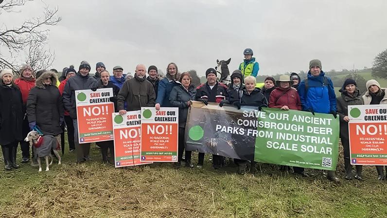 Planos solares reduzidos ainda enfrentam oposição