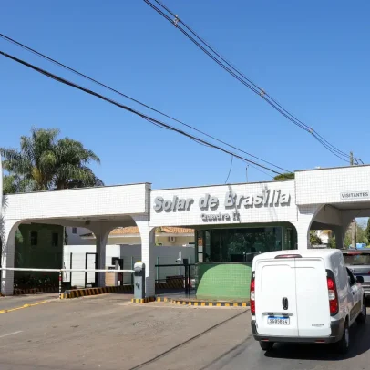 Moraes proíbe drones perto da casa onde Bolsonaro cumpre prisão.