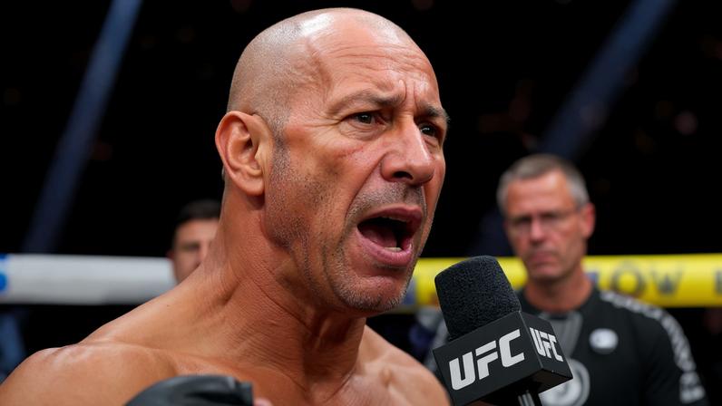 Gregory Rodrigues comemora a vitória sobre Brunno Ferreira no UFC 326, em março de 2026. (Foto por Sean M. Haffey/Getty Images)