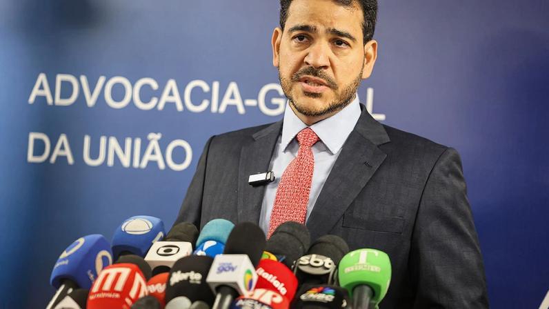 Brasília (DF), 01/07/2025 - o ministro da AGU, Jorge Messias, informou que a ação declaratória de constitucionalidade foi apresentada após solicitação feita pelo presidente Luiz Inácio Lula da Silva e com base em estudo técnico e jurídico solicitado ao órgão na semana passada. Foto: José Cruz/Agência Brasil