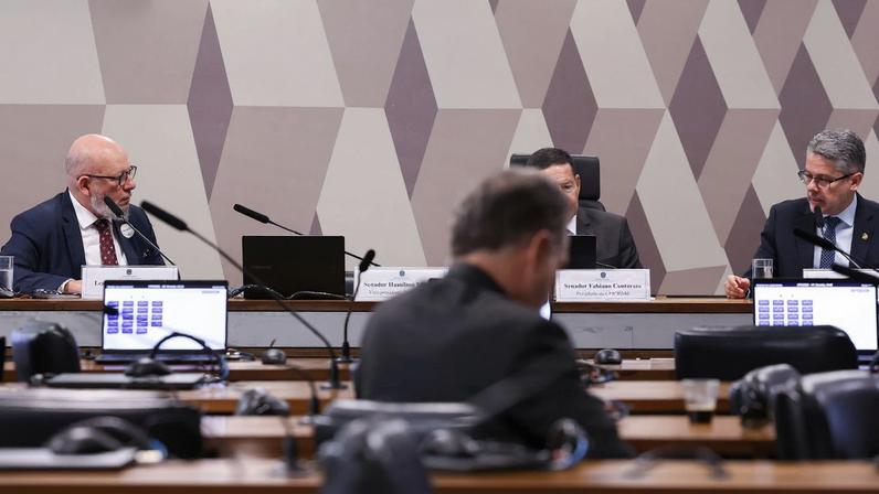 Reunião da CPI do Crime Organizado durante depoimento do professor , Leandro Piquet Carneiro. Foto: Lula Marques/ Agência Brasil.